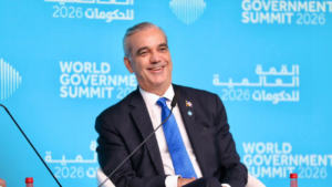 El presidente Luis Abinader regresó al país tras exitosa jornada en Emiratos Árabes Unidos