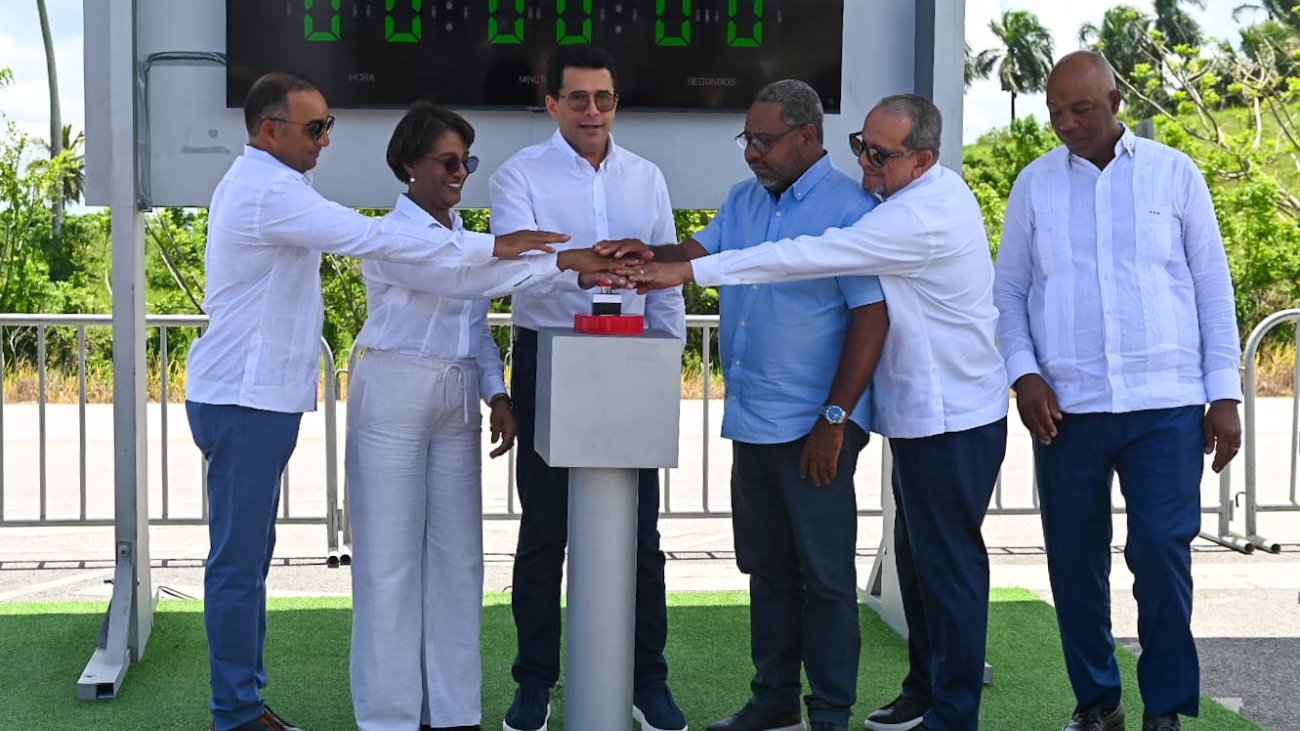 Ministro de Turismo deja iniciados los trabajos de reconstrucción de la carretera Nisibón-Uvero Alto