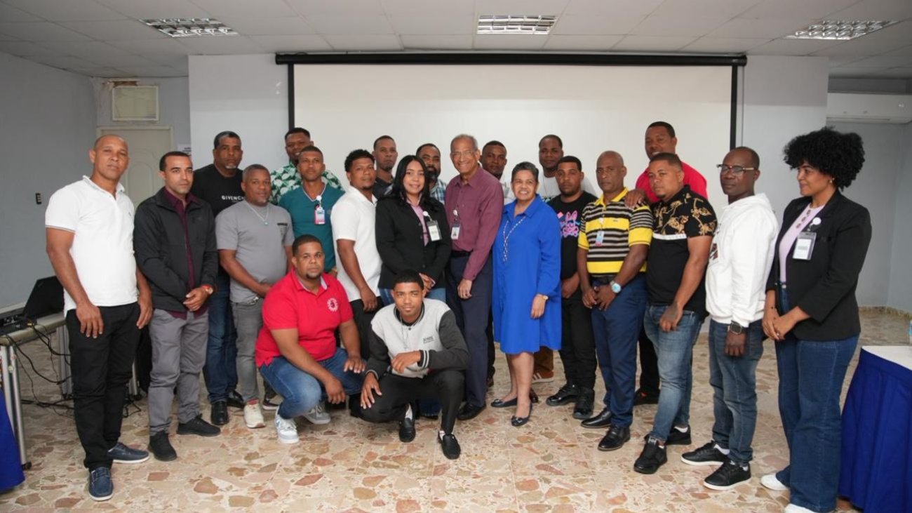 Energía y Minas crea el primer equipo de inspectores de seguridad de la mina de larimar