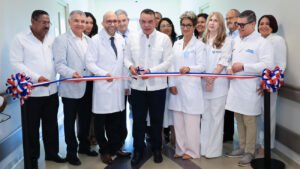 SNS inaugura primera unidad de cirugía intrauterina del país; bebés podrán ser operados antes de nacer de forma gratuita