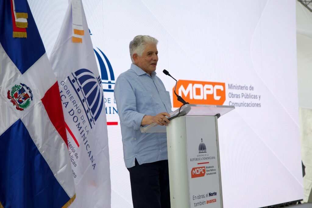 Presidente Abinader entrega puente sobre el río Bajabonico Arriba, fortaleciendo la comunicación y el desarrollo agrícola en Altamira, Puerto Plata