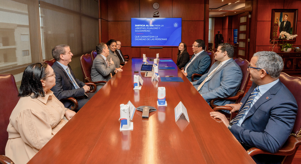 DGCP y ENJ impulsan cooperación académica en derecho y compras públicas