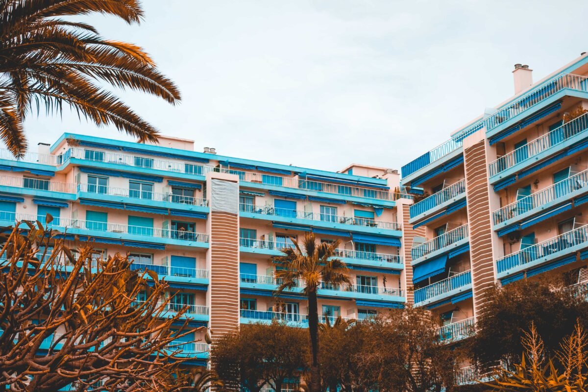 El Gobierno subirá hasta el 21% el IVA para pisos turísticos. Foto: Envato. 