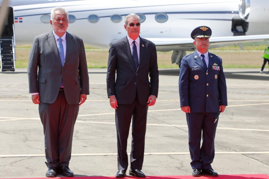 Presidente Abinader llega a Cali para participar en la transmisión de mando presidencial de Colombia