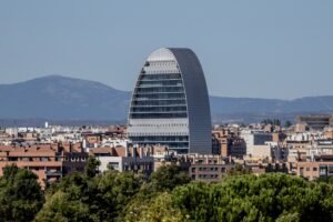 BBVA advierte que Madrid solo podría abastecer de electricidad al 32% de las 125.000 viviendas proyectadas