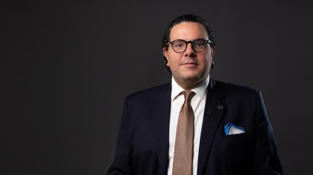 Presidente Abinader designa a Víctor Cedeño Brea como nuevo superintendente de Bancos