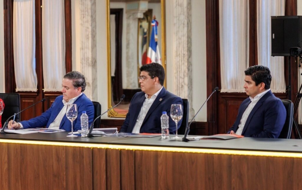 Presidente Abinader anuncia ampliación del acueducto del Cibao Central y solución a la distribución de agua en Santo Domingo Presidente Abinader anuncia ampliación del acueducto del Cibao Central y solución a la distribución de agua en Santo Domingo