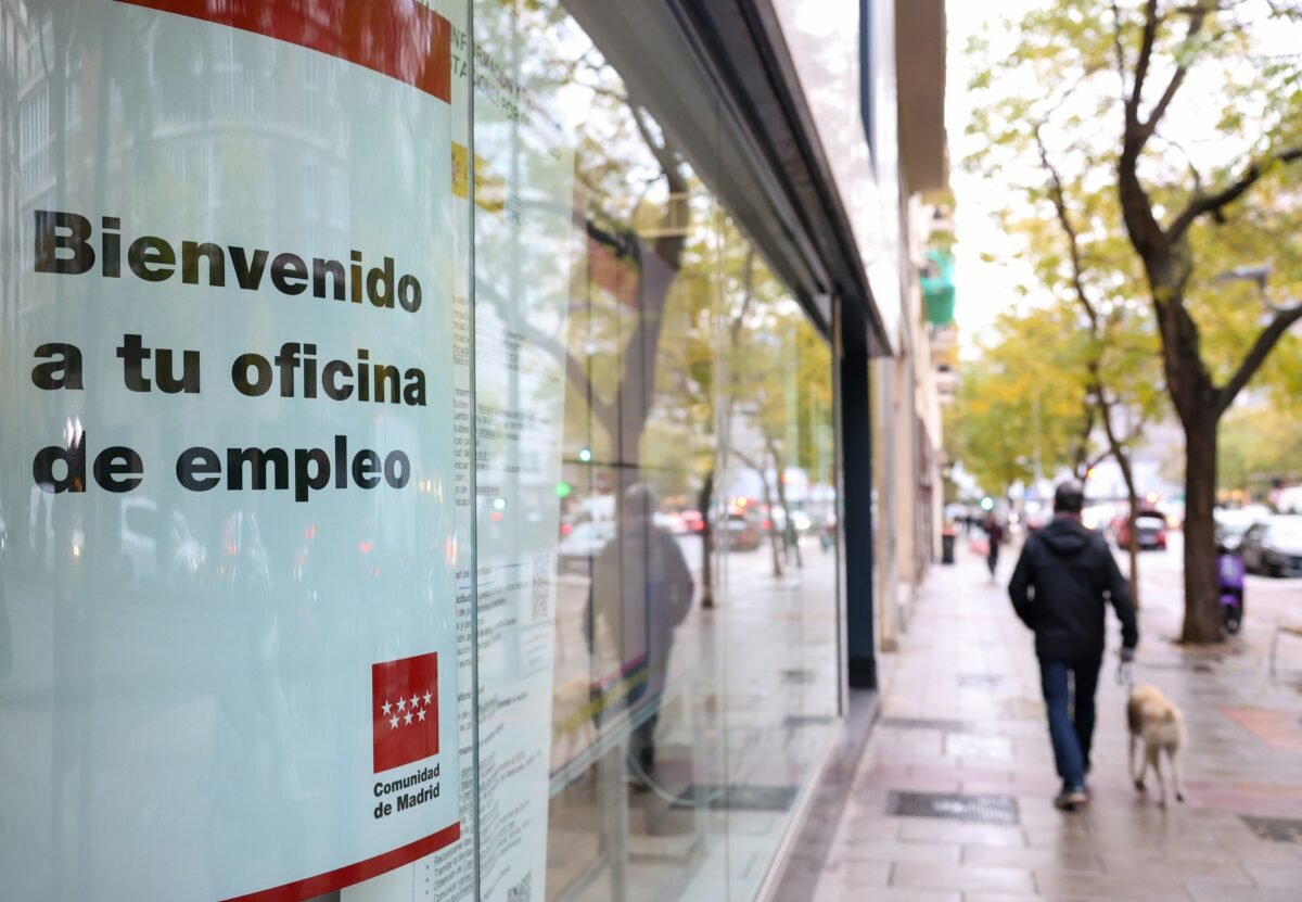 Fachada de una oficina de empleo. Foto: Europa Press. 