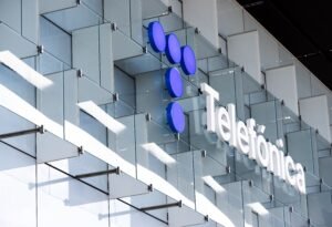 Fachada de la sede de Telefónica