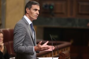 El presidente del Gobierno, Pedro Sánchez, interviene durante una sesión plenaria, en el Congreso de los Diputados, a 2 de octubre de 2026, en Madrid (España).