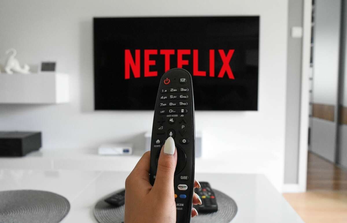 La retirada de Netflix de la puja por Warner redefine el equilibrio de poder en la industria del entretenimiento y refuerza la posición de Paramount en la carrera por el dominio del streaming. Foto: Pixabay.